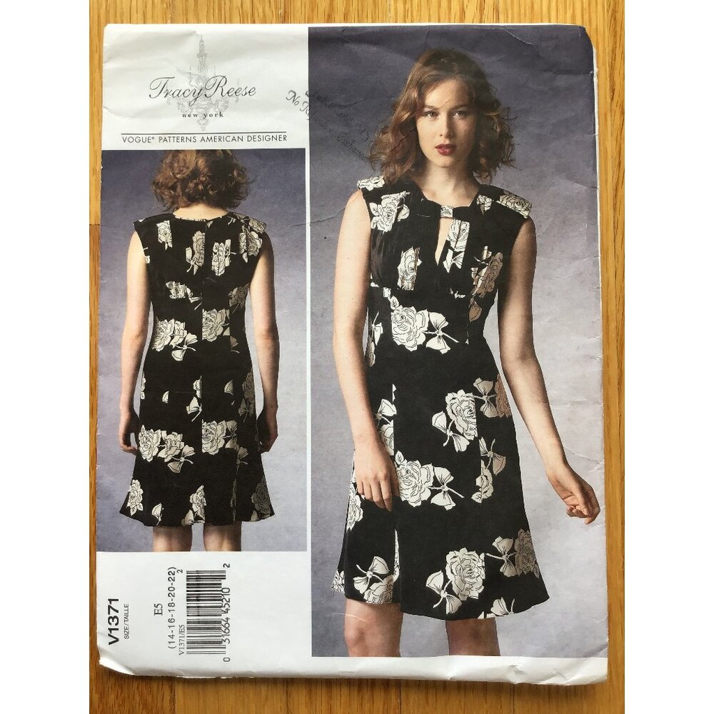 Misses Dress Pattern Vogue American Designer 1371 Tracy Reese UNCUT Size 14 - 22
